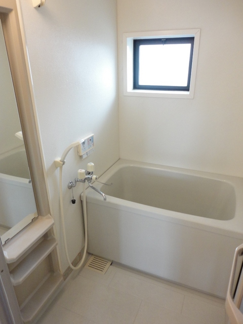 ��ʌ��������܎s�k����i���Q���ڂ̃A�p�[�g�̃o�X