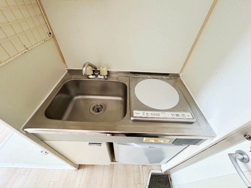 ��ʌ��������܎s�Y�a���؍�S���ڂ̃A�p�[�g�̃L�b�`��