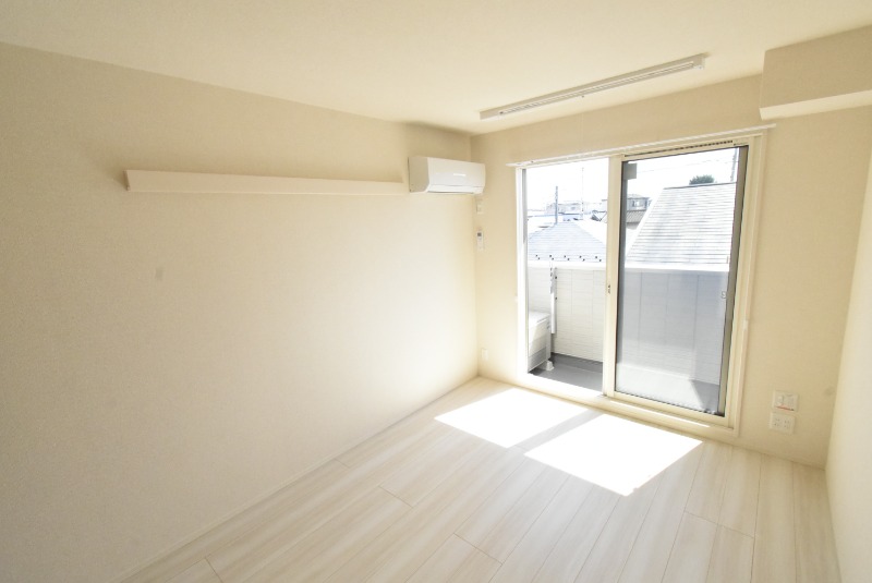 ��ʌ��������܎s����厚�y���̃A�p�[�g�̋����E���r���O