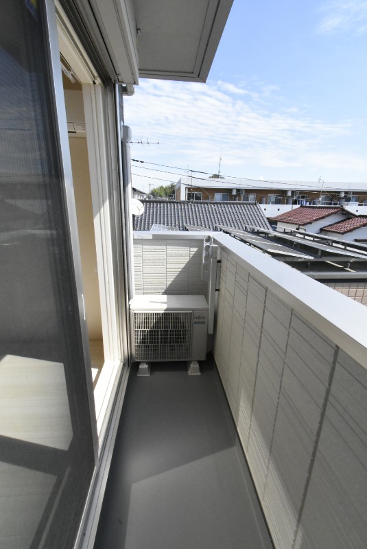 ��ʌ��������܎s����厚�y���̃A�p�[�g�̃o���R�j�[