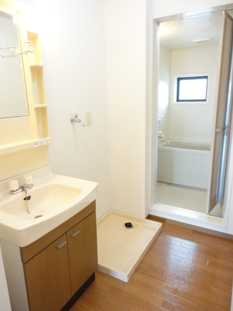 ��ʌ��������܎s�k����i���Q���ڂ̃A�p�[�g�̐��ʏ�