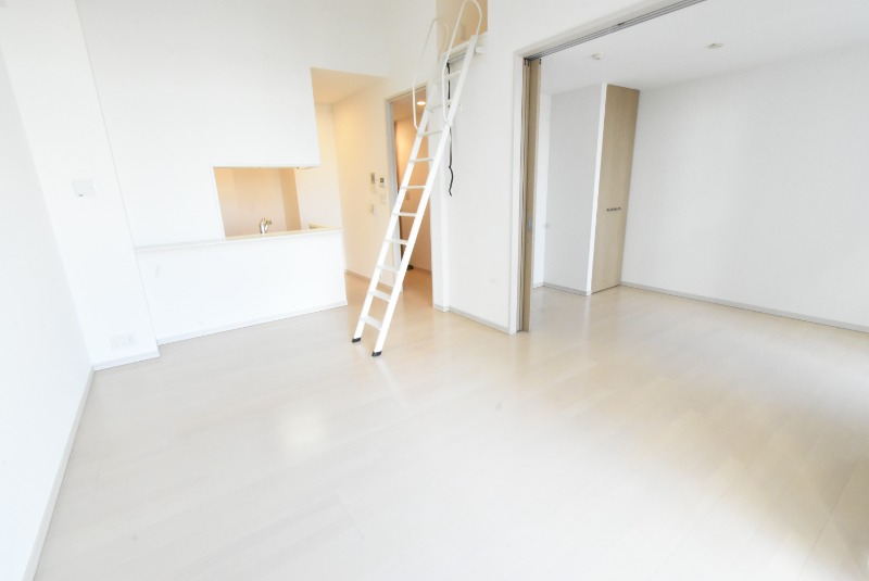 ��ʌ��������܎s��{�撇���R���ڂ̃}���V�����̋��ԁE���r���O