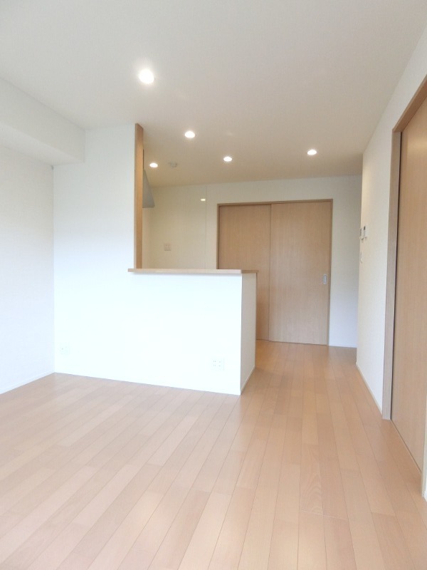 ��ʌ��k�����S�ɓޒ������P���ڂ̃}���V�����̋��ԁE���r���O