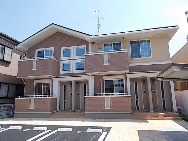 ��ʌ�����s���L�R���ڂ̃A�p�[�g�̌����O��