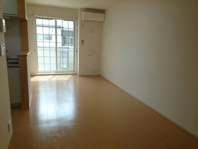 ��ʌ�����s���L�R���ڂ̃A�p�[�g�̋��ԁE���r���O