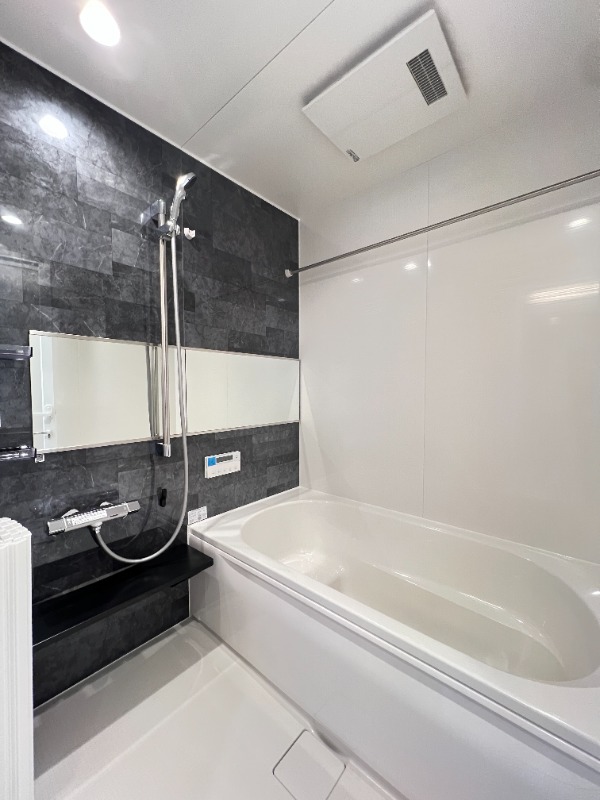 ��ʌ��������܎s�΋�厚���̃A�p�[�g�̃o�X