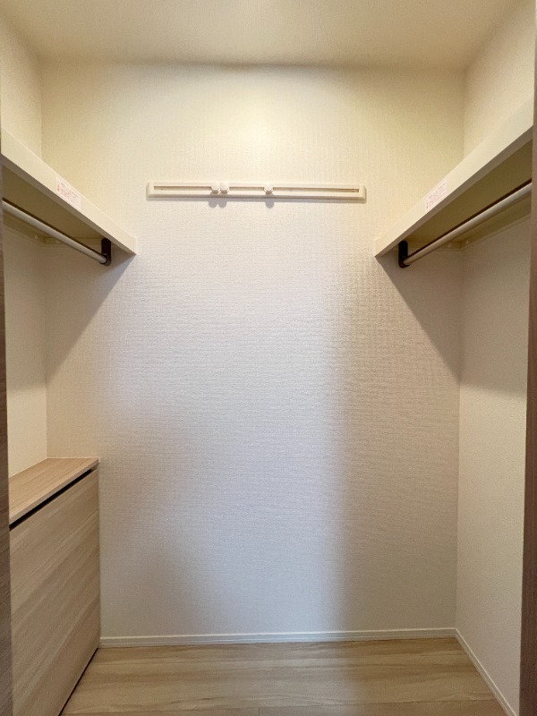 ��ʌ��������܎s�΋�厚���̃A�p�[�g�̎��[