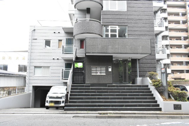 ��ʌ��������܎s��敶���Q���ڂ̃}���V�����̃G���g�����X