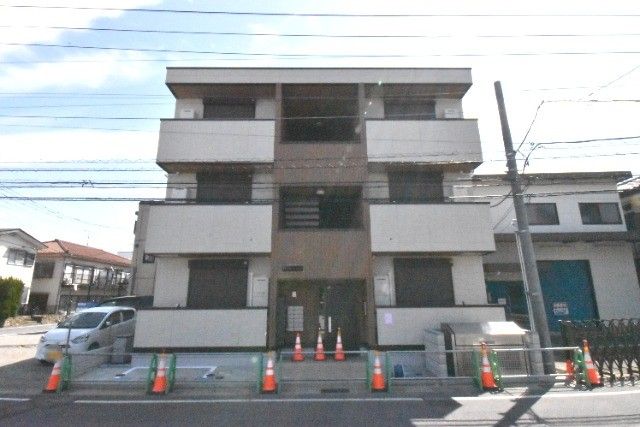 ��ʌ�����s������Q����7-10�̃A�p�[�g�̌����O��