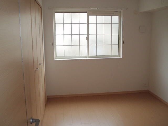 ��ʌ��������܎s����厚�_�c�̃A�p�[�g�̂��̑������E�X�y�[�X