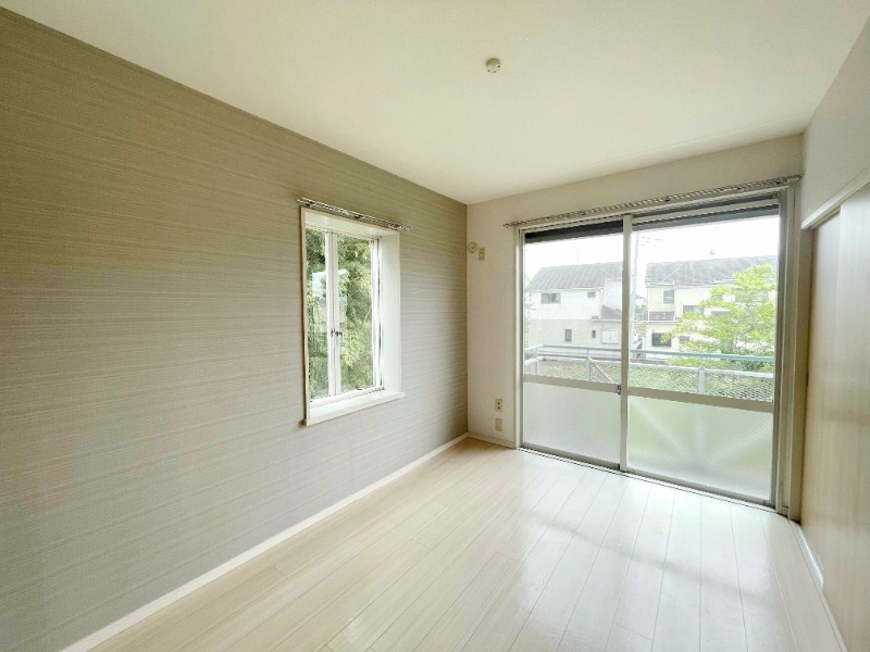 ��ʌ���z�s�厚�I��̃A�p�[�g�̂��̑������E�X�y�[�X