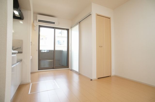 ��ʌ��������܎s�k����i���Q���ڂ̃A�p�[�g�̋��ԁE���r���O