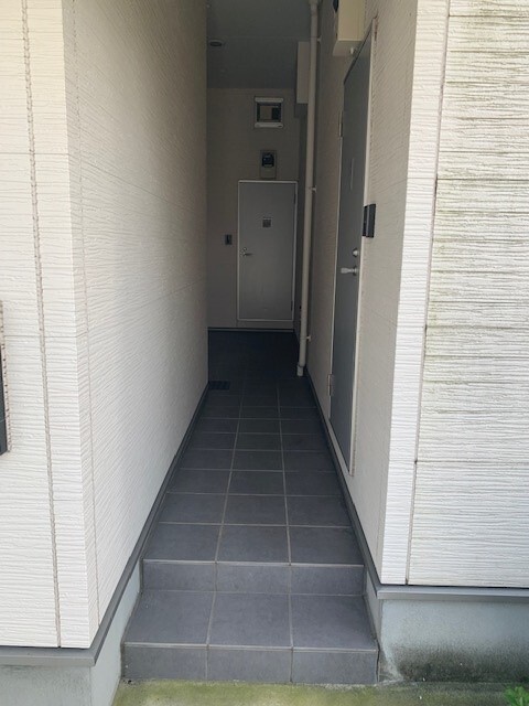 ��ʌ��z�J�s�ԎR���R���ڂ̃A�p�[�g�̃G���g�����X