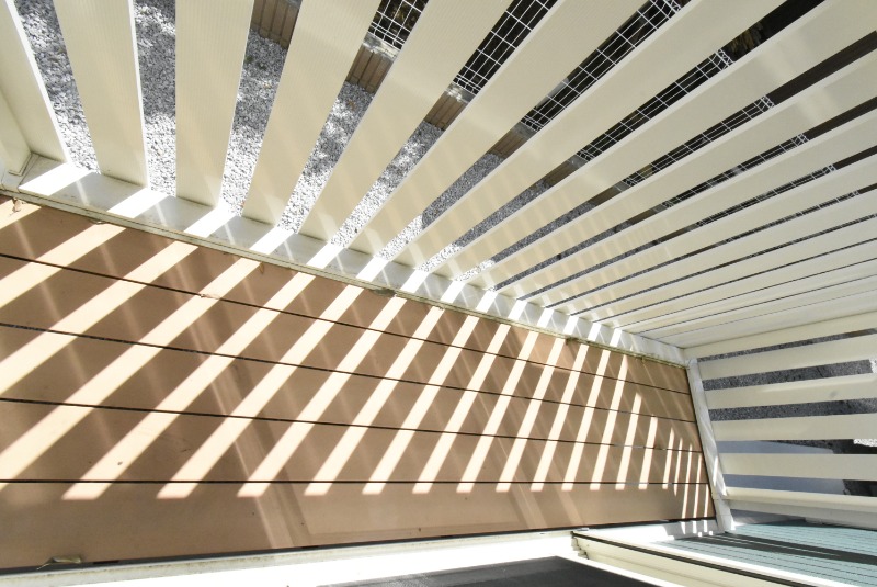 ��ʌ��������܎s��{��O���P���ڂ̃A�p�[�g�̃o���R�j�[