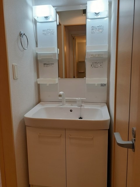 ��ʌ��������܎s������x�蒬�̃A�p�[�g�̐��ʏ�