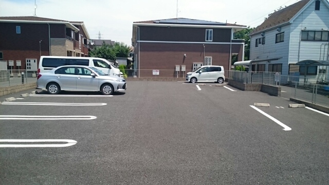 ��ʌ��������܎s������x�蒬�̃A�p�[�g�̒��ԏ�