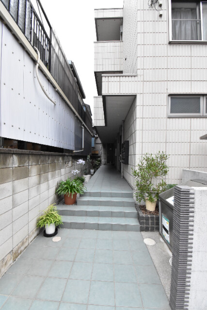 ��ʌ�����s�؂R���ڂ̃}���V�����̃G���g�����X