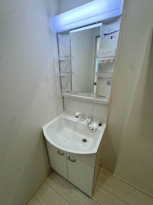 ��ʌ��������܎s�΋�厚�����̃A�p�[�g�̐��ʏ�