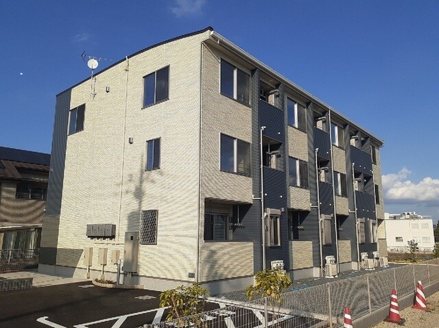 ��ʌ��������܎s����{�O��196-2�̃A�p�[�g�̌����O��