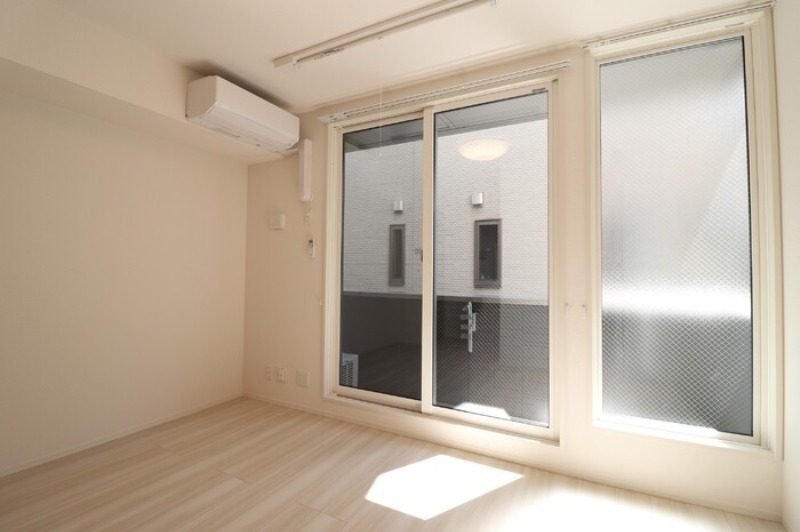 ��ʌ��������܎s�Y�a��̉ƂS���ڂ̃A�p�[�g�̋��ԁE���r���O