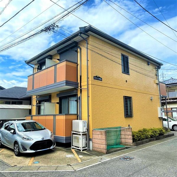 ��ʌ�����s���R�R���ڂ̃A�p�[�g�̌����O��