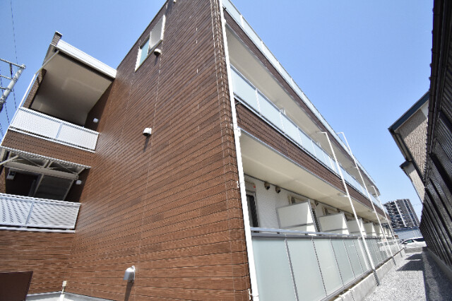 ��ʌ��������܎s�������J�R����2-8�̃}���V�����̌����O��