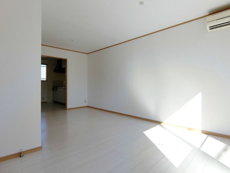 ��ʌ��k�����S�ɓޒ����h��T���ڂ̃e���X�n�E�X�̋��ԁE���r���O