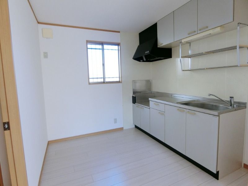 ��ʌ��k�����S�ɓޒ����h��T���ڂ̃e���X�n�E�X�̃L�b�`��