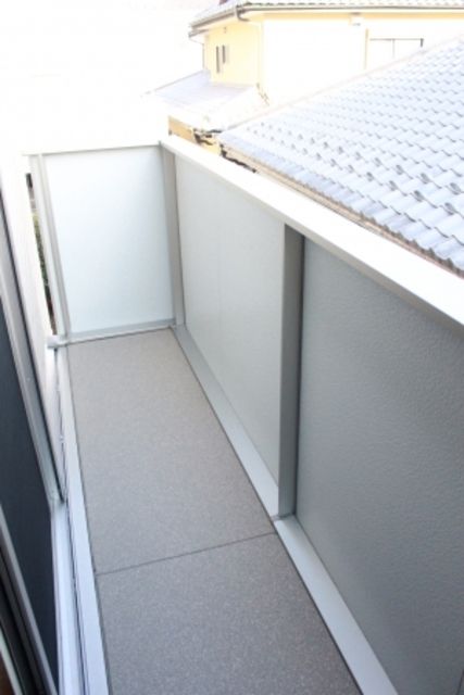 ��ʌ��������܎s��{����ؒ��S���ڂ̃A�p�[�g�̃o���R�j�[