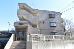 ��ʌ��������܎s��{��O���P����752-2�̃}���V�����̌����O��