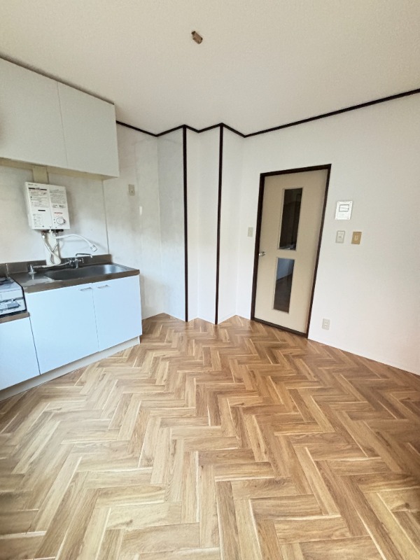 ��ʌ��������܎s����厚�w��̃A�p�[�g�̋��ԁE���r���O