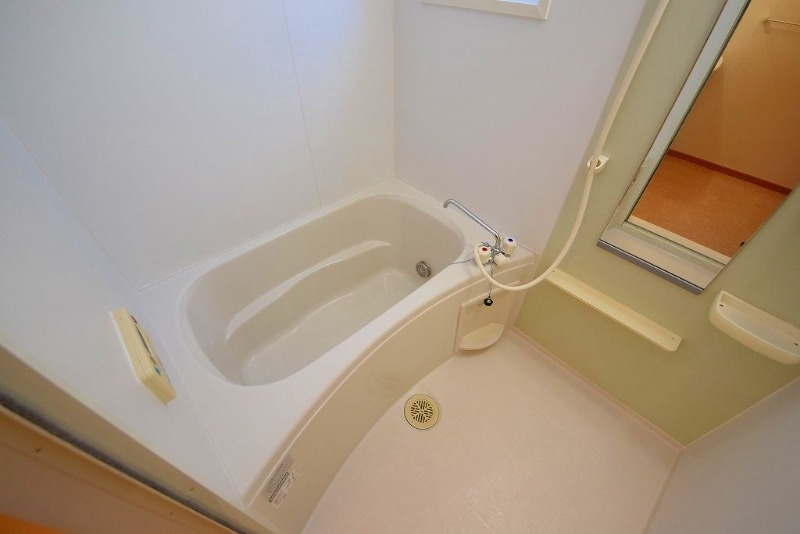 ��ʌ�����s���ԂR���ڂ̃A�p�[�g�̃o�X