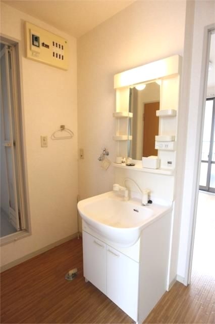 ��ʌ��������܎s�������˂R���ڂ̃A�p�[�g�̐��ʏ�