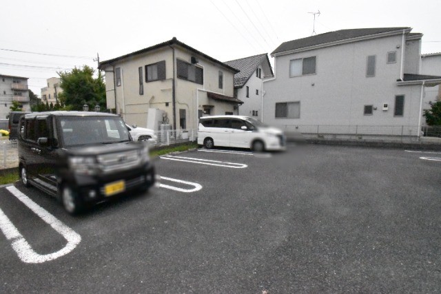 ��ʌ�����s���ԂR���ڂ̃A�p�[�g�̒��ԏ�