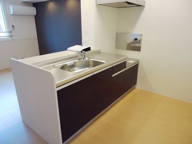 ��ʌ��������܎s�Y�a���ՂR���ڂ̃A�p�[�g�̃L�b�`��