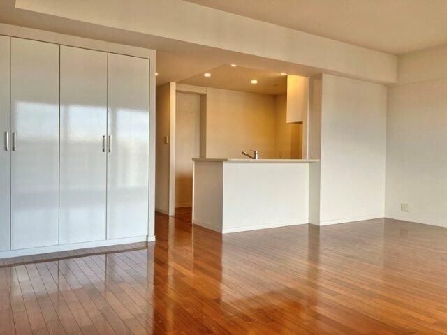 ��ʌ��������܎s�k��{�����R���ڂ̃}���V�����̋��ԁE���r���O