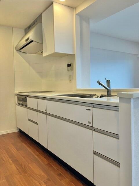 ��ʌ��������܎s�k��{�����R���ڂ̃}���V�����̃L�b�`��