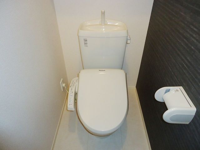 ��ʌ��������܎s�Y�a���ՂR���ڂ̃A�p�[�g�̃g�C��