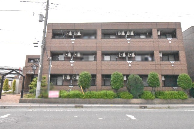 ��ʌ��z�J�s�V�z�J�Q���ڂ̃}���V�����̌����O��