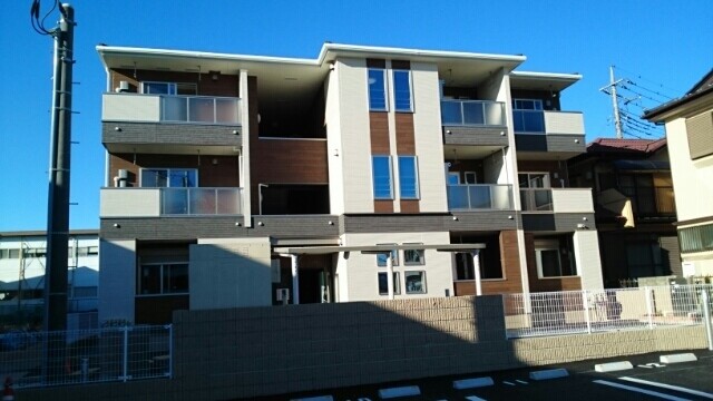 ��ʌ�����s�厚���V��530-1�̃A�p�[�g�̌����O��