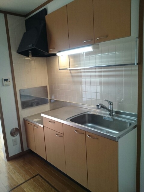 ��ʌ�����s�厚�뒚�ڂ̃A�p�[�g�̃L�b�`��