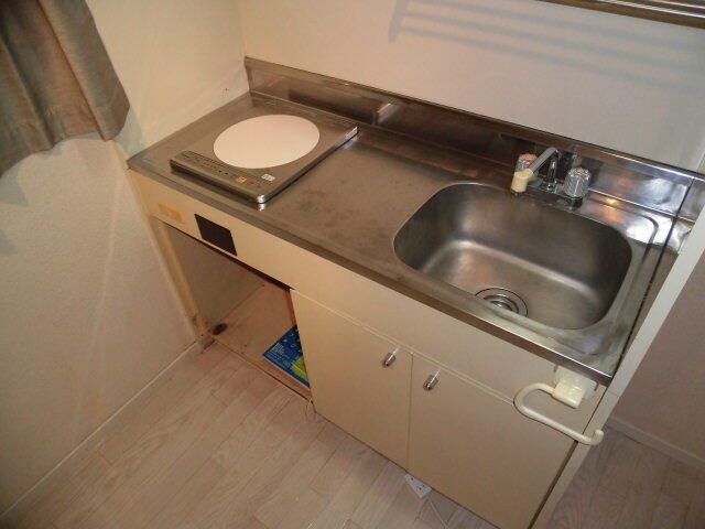 ��ʌ��������܎s�k��{�����S���ڂ̃A�p�[�g�̃L�b�`��