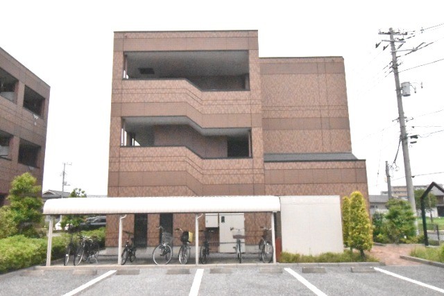 ��ʌ��z�J�s�V�z�J�Q���ڂ̃}���V�����̌����O��