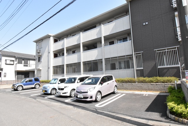 ��ʌ��������܎s������t���P���ڂ̃A�p�[�g�̒��ԏ�