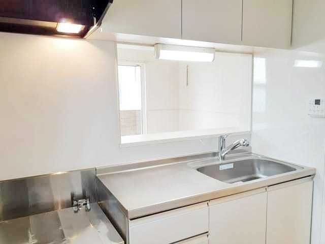 ��ʌ��z�J�s���C�N�^�E���Q���ڂ̃A�p�[�g�̃L�b�`��