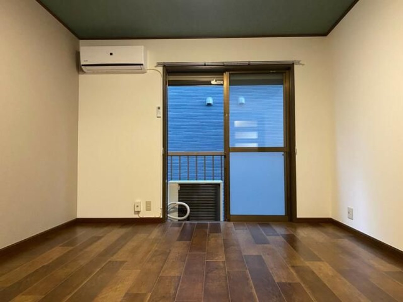 ��ʌ��������܎s��΋擌��΂U���ڂ̃A�p�[�g�̋��ԁE���r���O