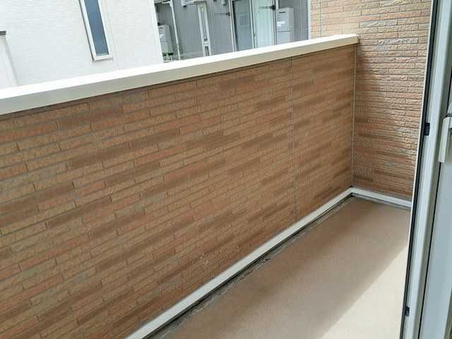 ��ʌ��z�J�s���C�N�^�E���Q���ڂ̃A�p�[�g�̃o���R�j�[