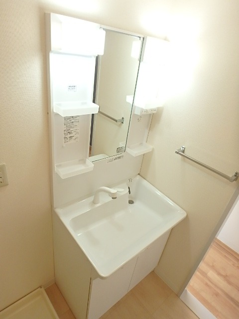 ��ʌ��������܎s��{��V�����Q���ڂ̃}���V�����̐��ʏ�