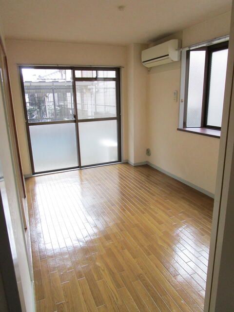 ��ʌ��������܎s�k����i���Q���ڂ̃A�p�[�g�̂��̑������E�X�y�[�X