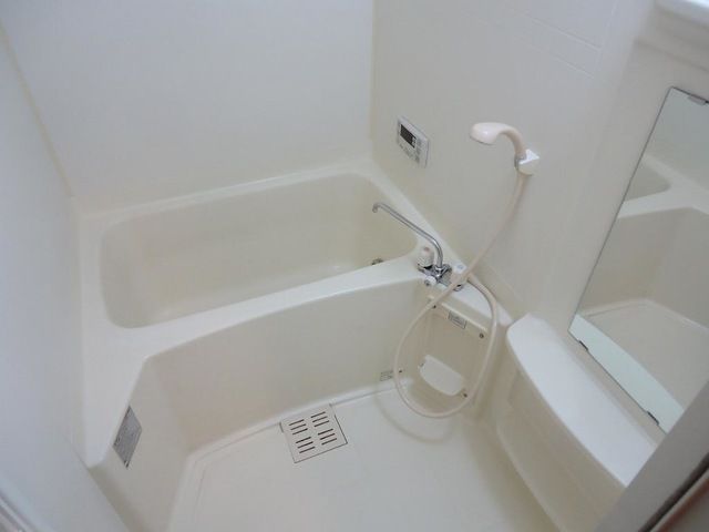 ��ʌ��@�c�s�n���P���ڂ̃e���X�n�E�X�̃o�X